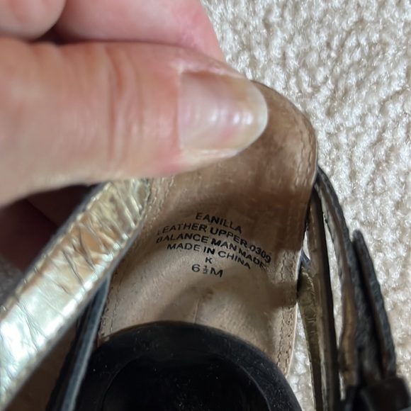 Enzo Angiolni sz6.5 low gladiator style in patent black and silver accents - Picture 5 of 6